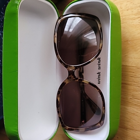 Kate Spade Sunglasses with Case - Picture 9 of 9